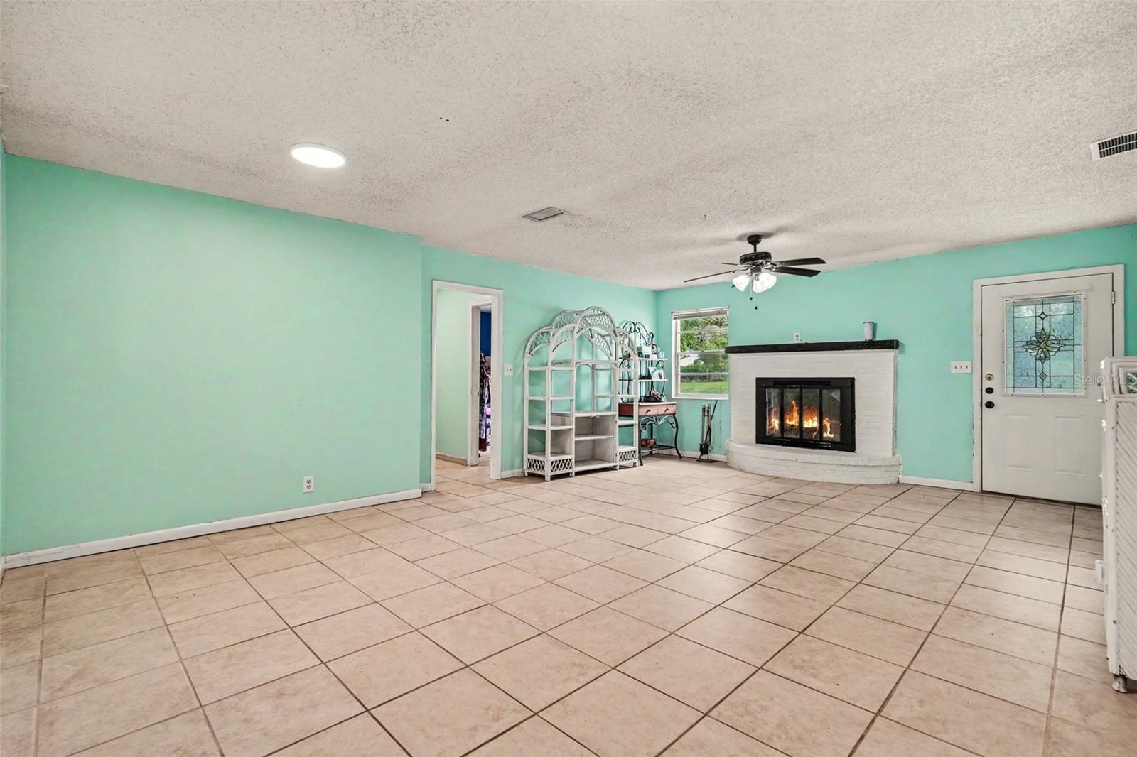 7206 Alafia Dr Property Photo 3