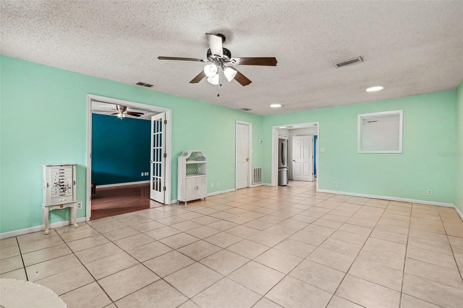 7206 Alafia Dr Property Photo 5