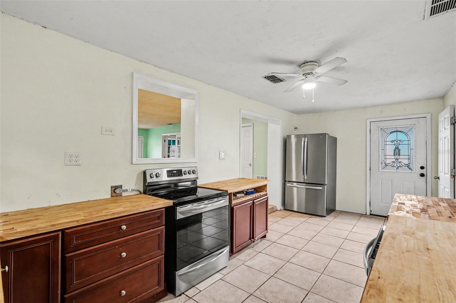 7206 Alafia Dr Property Photo 7
