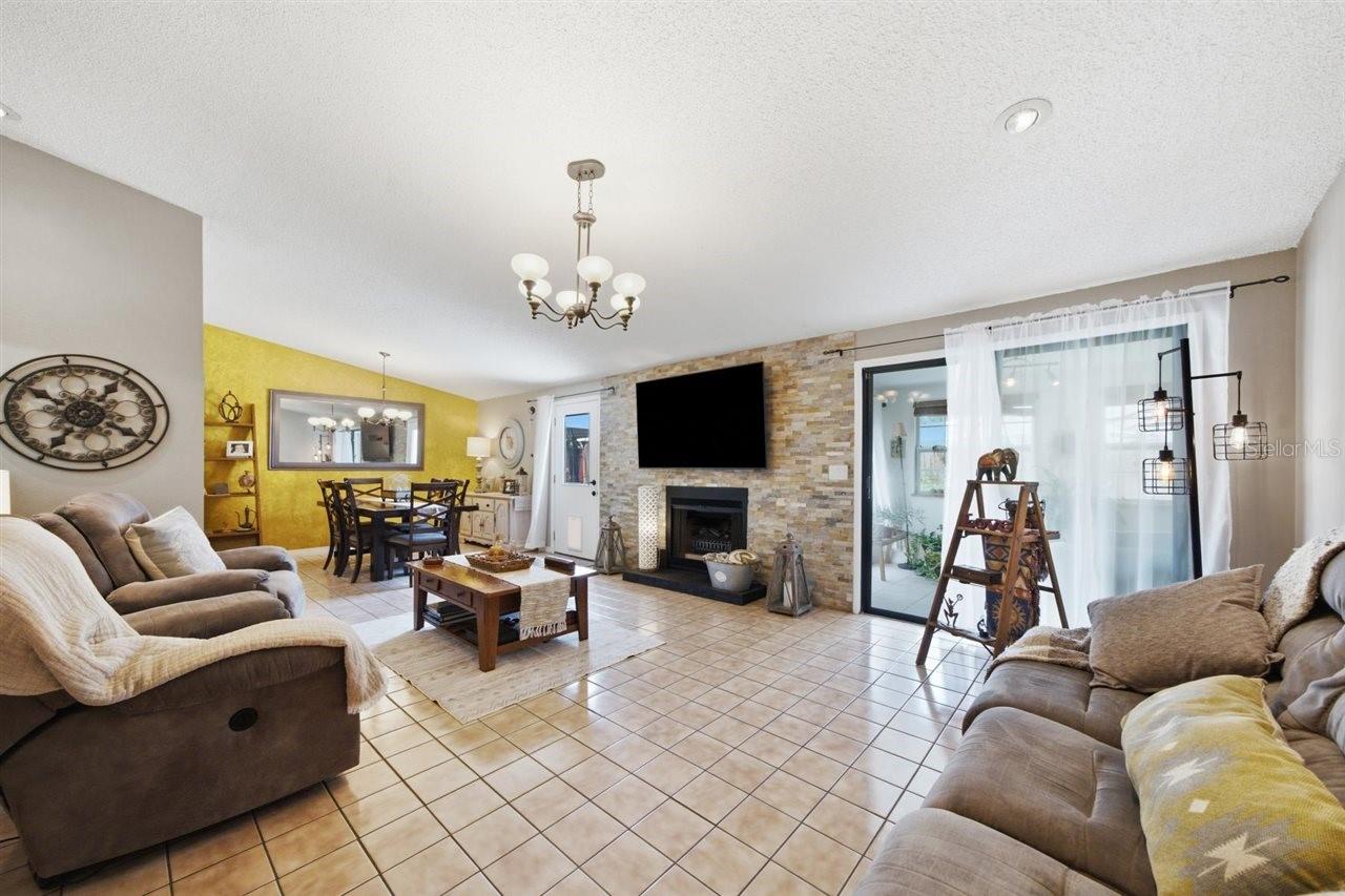 5309 Black Pine Dr Property Photo 3