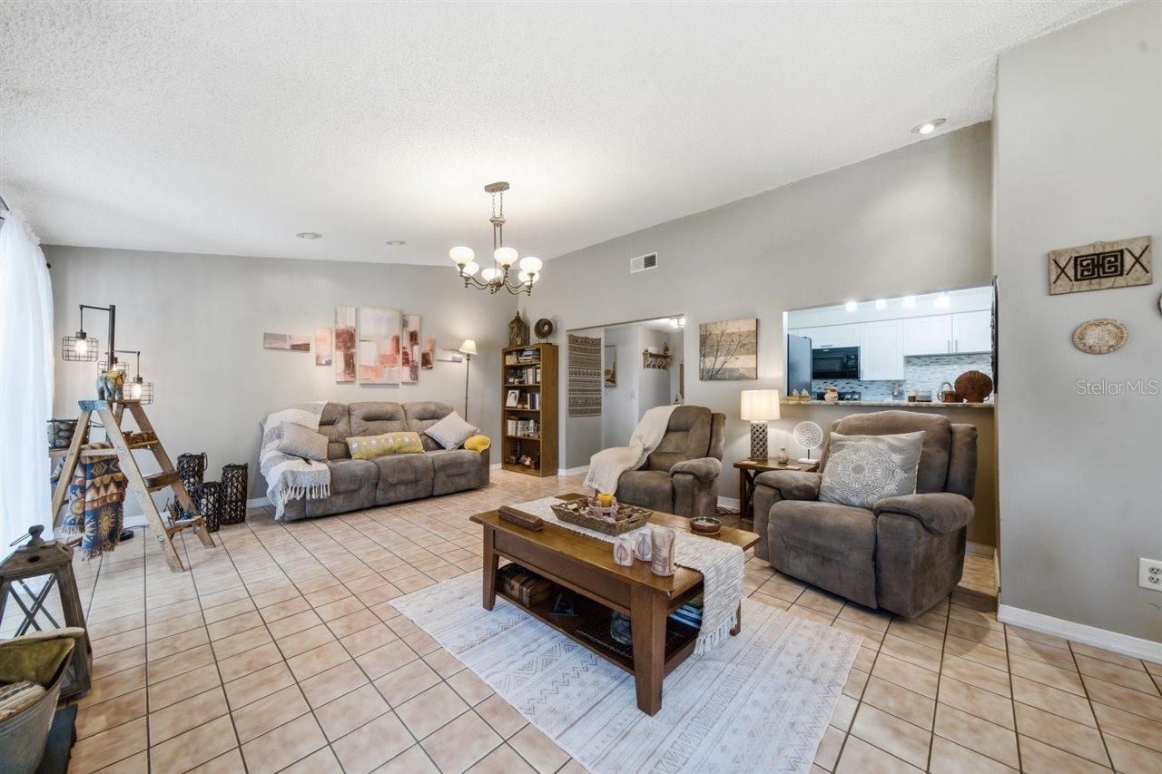 5309 Black Pine Dr Property Photo 4