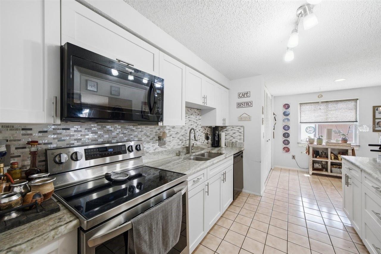 5309 Black Pine Dr Property Photo 9
