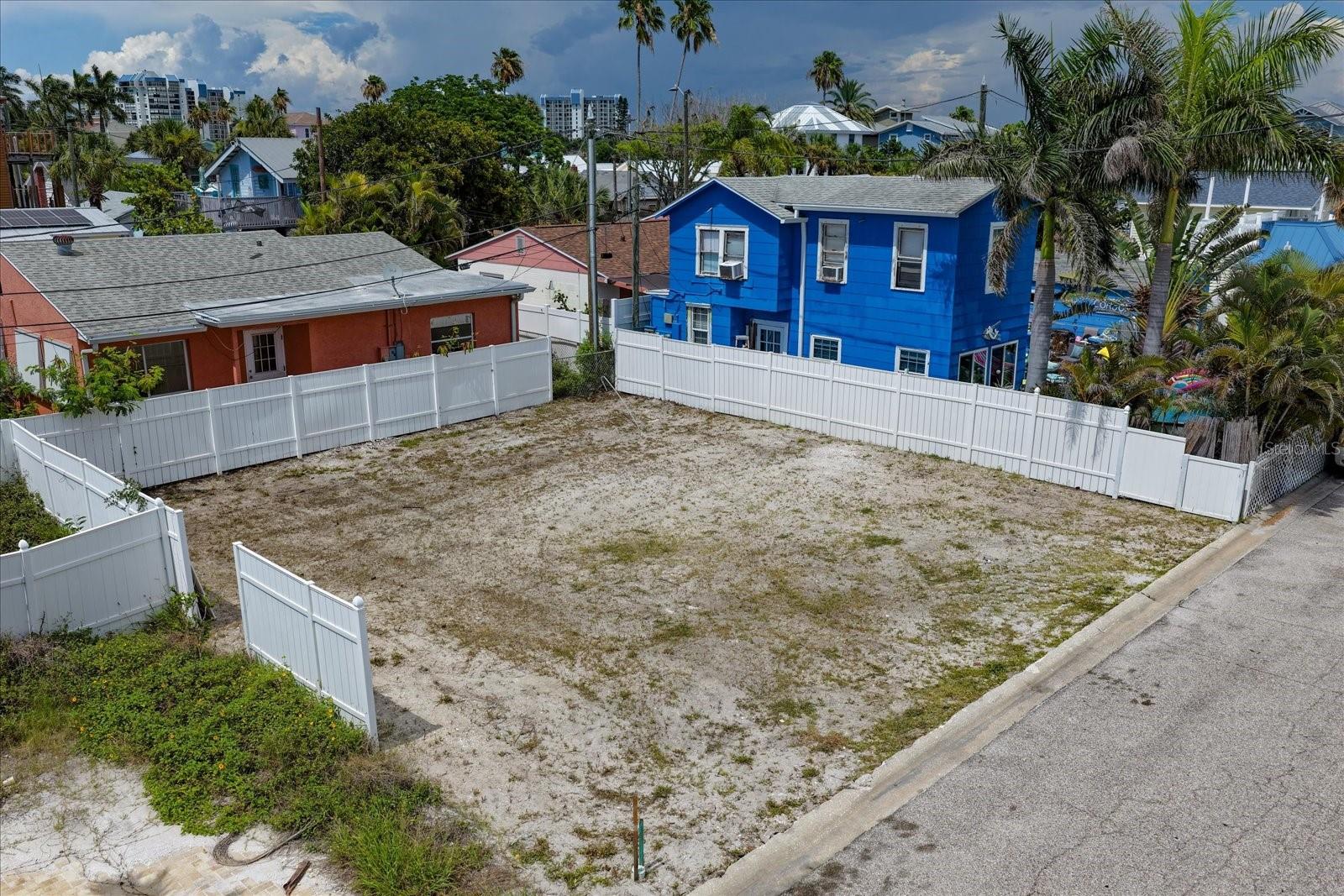 122 87th Ave Property Photo 5