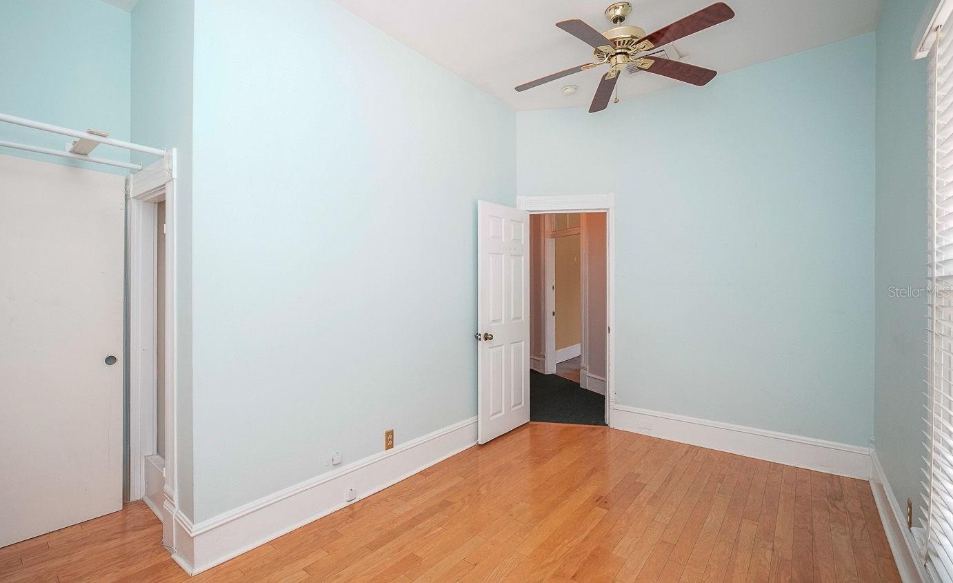 333 S Plant Ave Property Photo 28