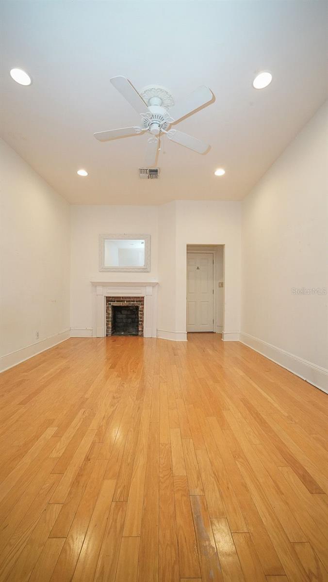 333 S Plant Ave Property Photo 30