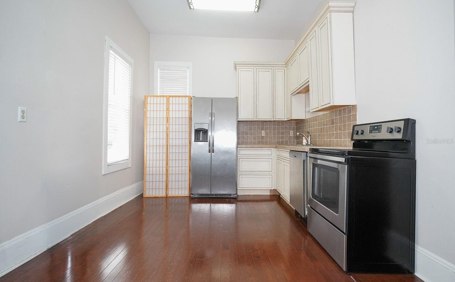 333 S Plant Ave Property Photo 49