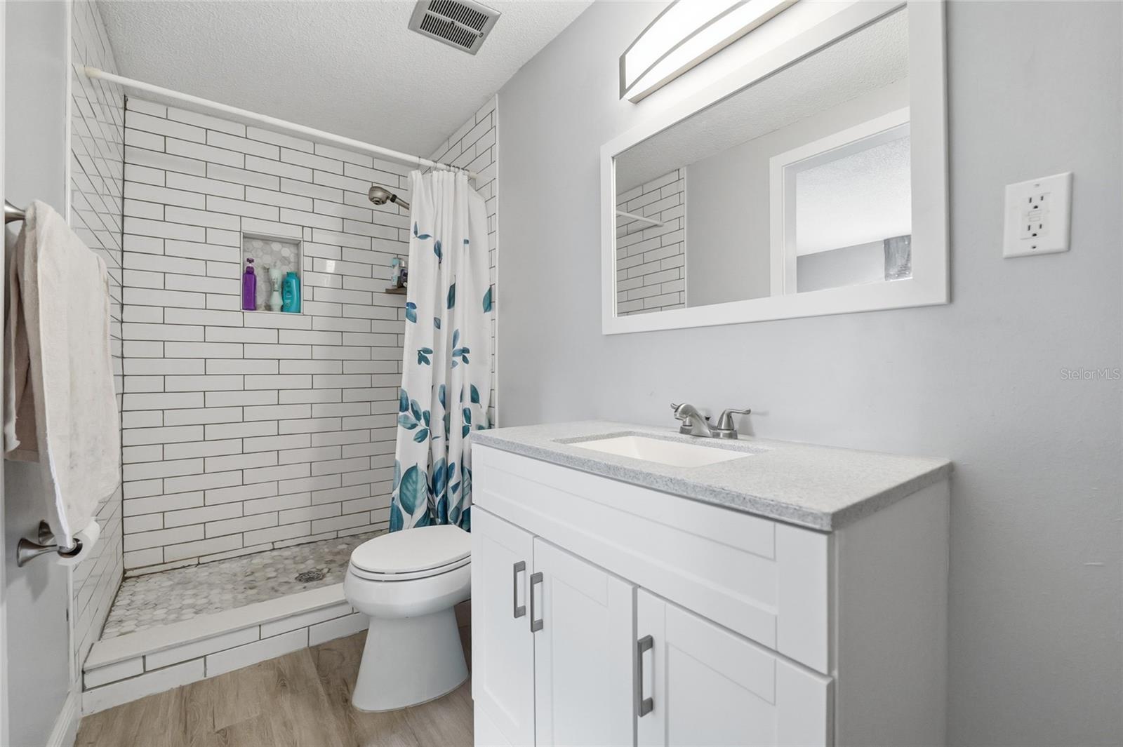 3643 Woodhill Dr Property Photo 15