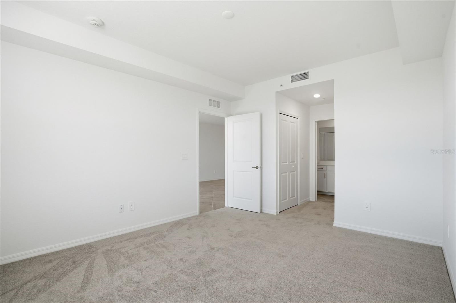 19110 Scallop Loop #204 Property Photo 16