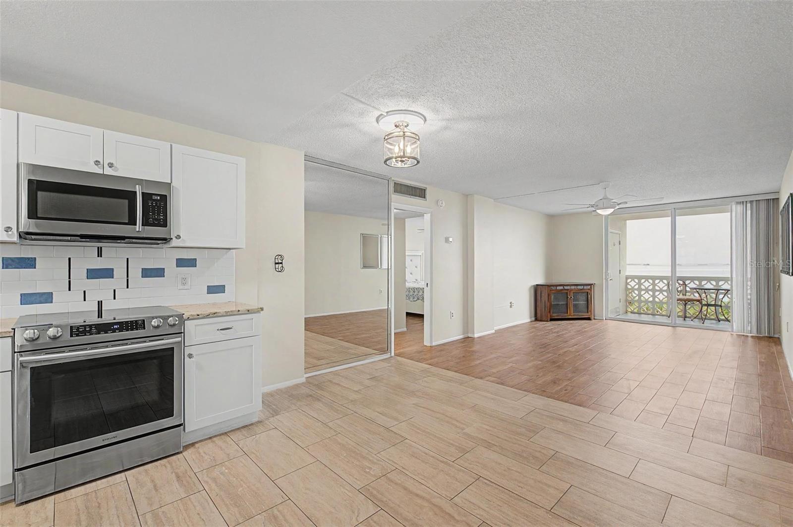 9 Forbes Pl #507 Property Photo 6