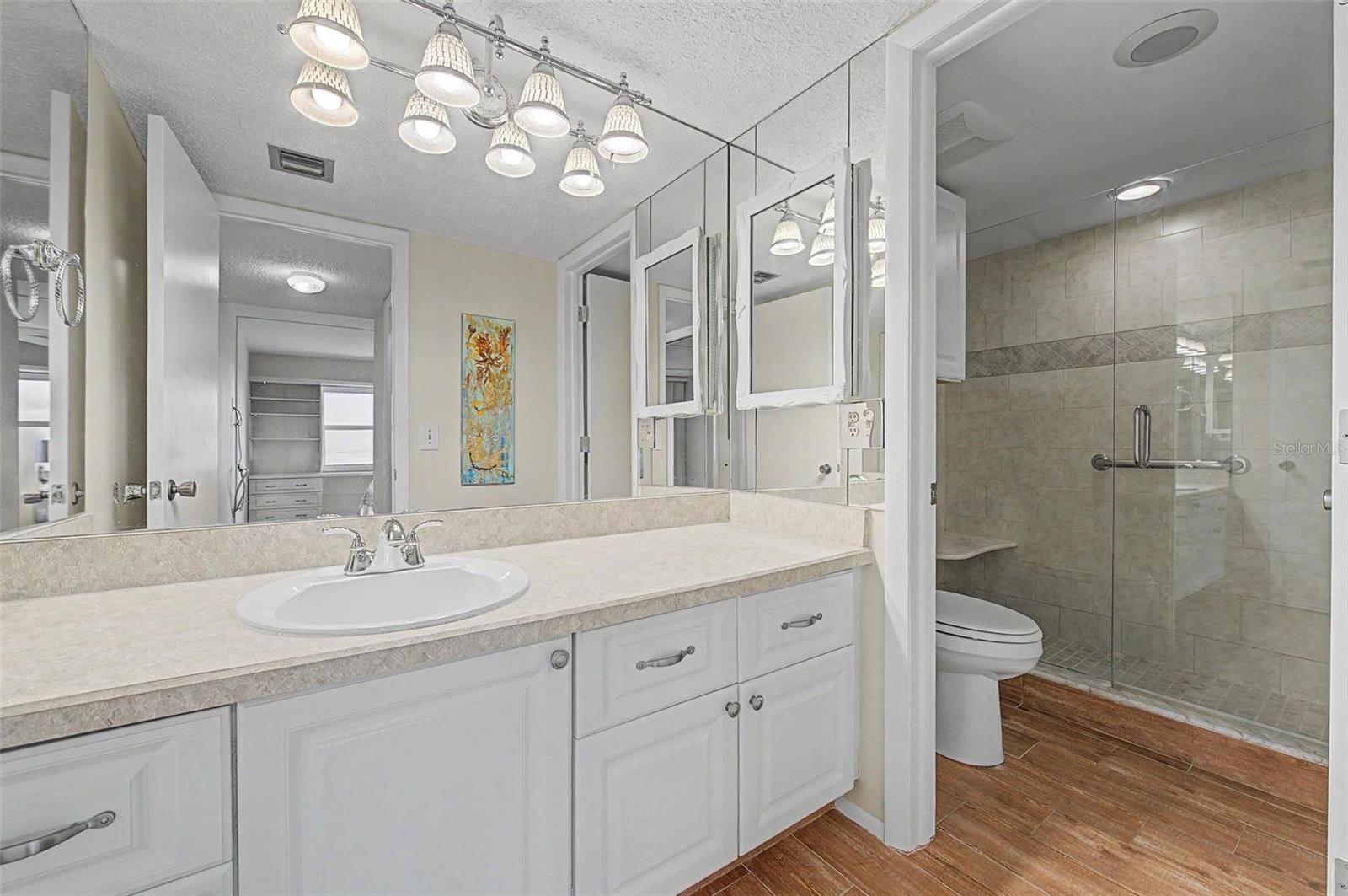 9 Forbes Pl #507 Property Photo 14