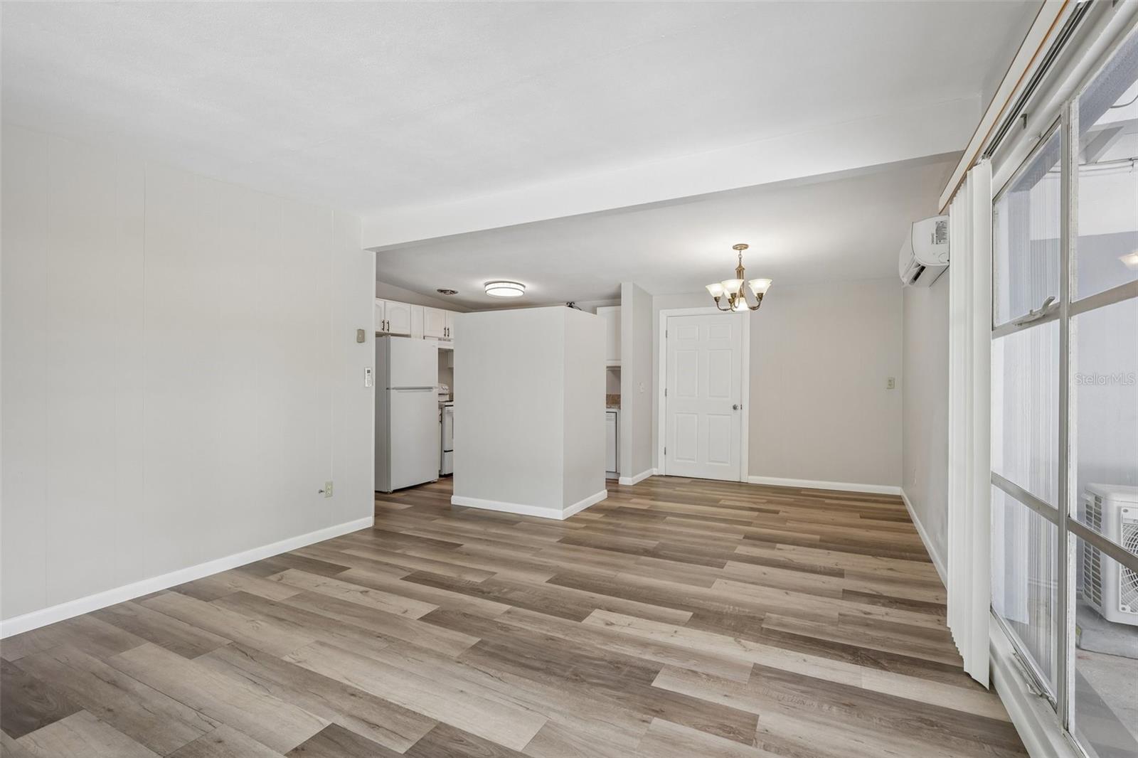 2117 Barcelona Dr Property Photo 4
