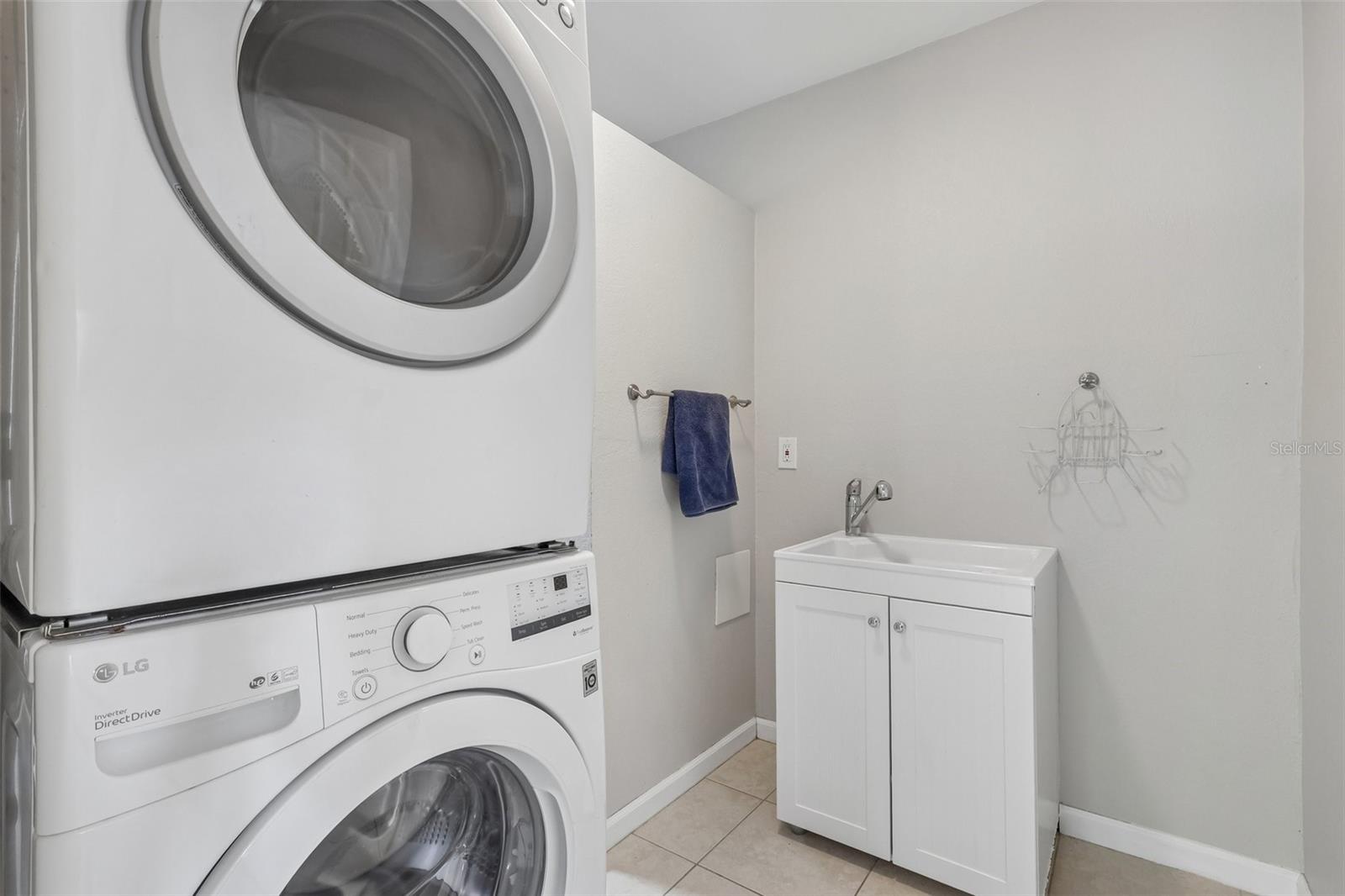 2117 Barcelona Dr Property Photo 19