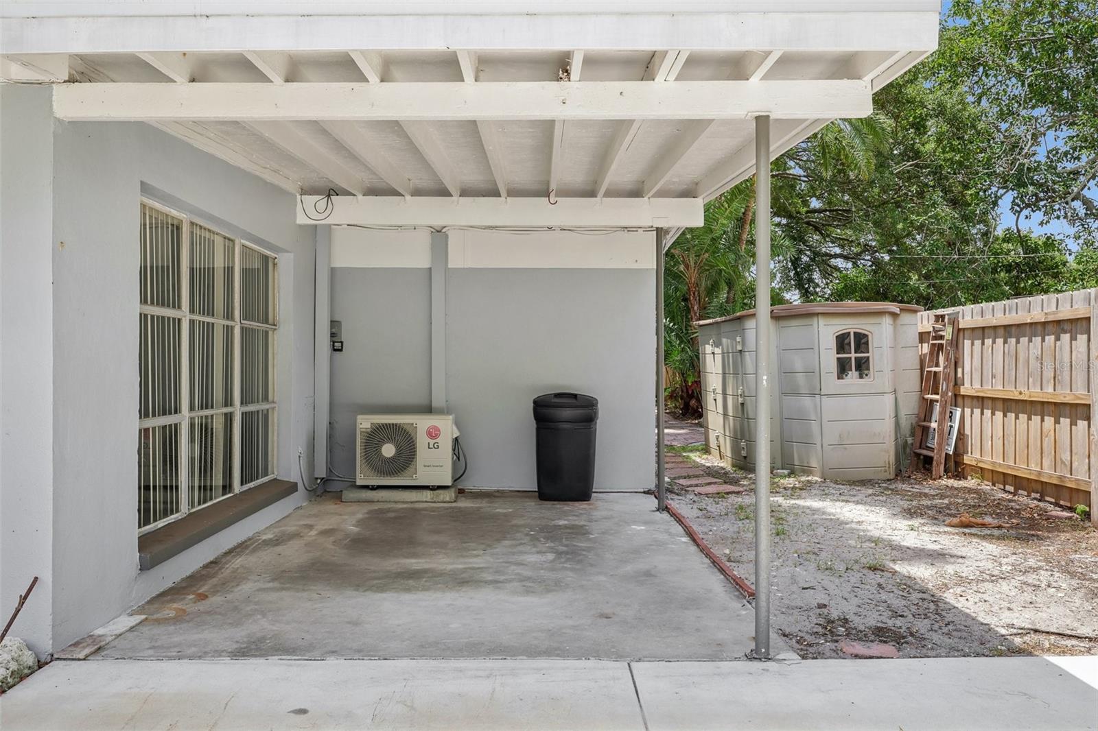 2117 Barcelona Dr Property Photo 28