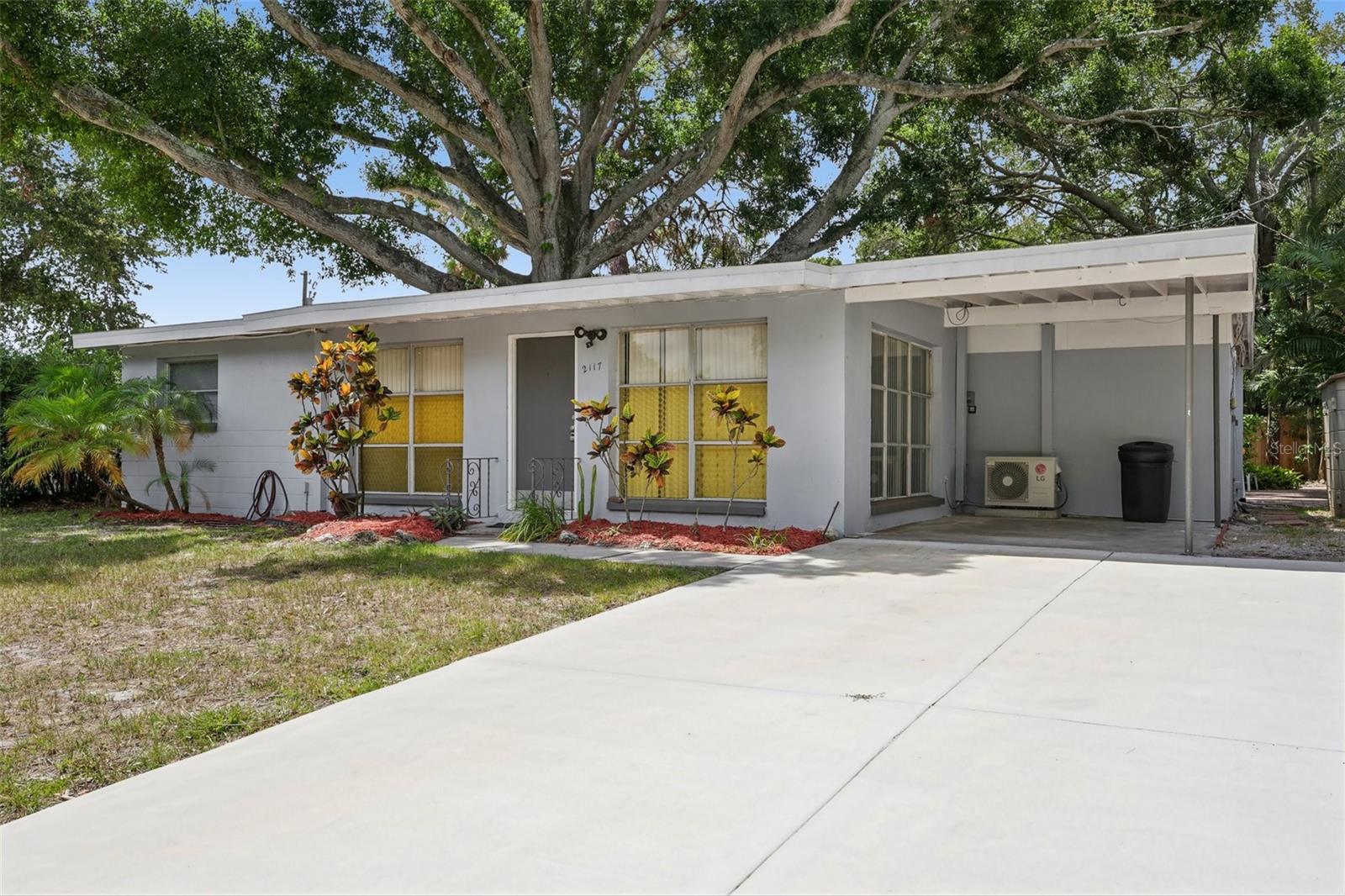 2117 Barcelona Dr Property Photo 29