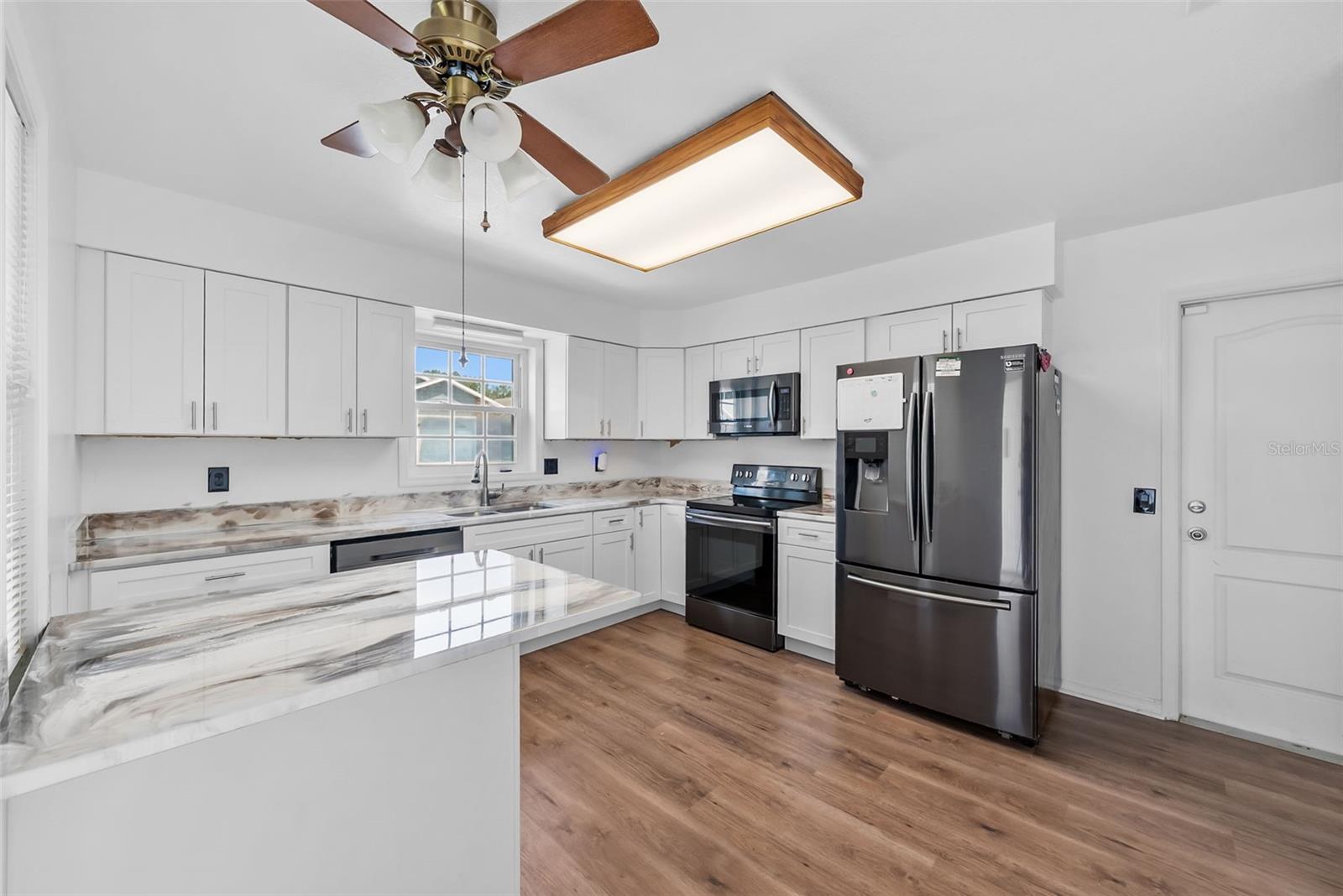 37420 Teaberry Loop Property Photo 13