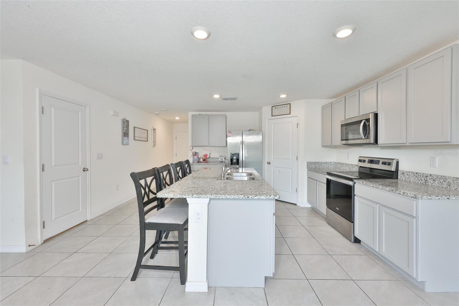 5244 Fiddle Fig Ave Property Photo 4