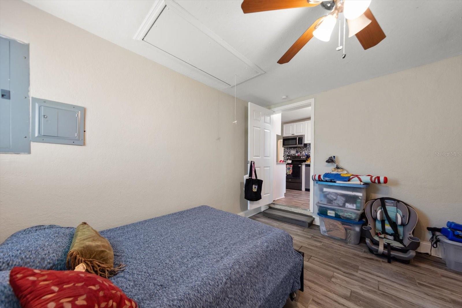 1135 Fairmont St Property Photo 16