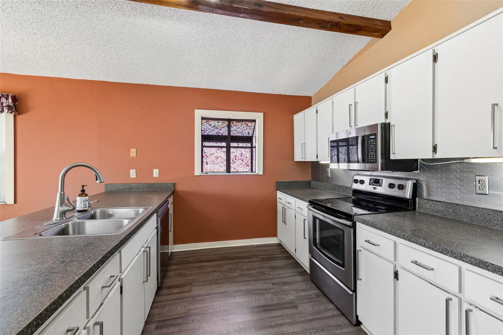 3141 N Canal Dr Property Photo 10