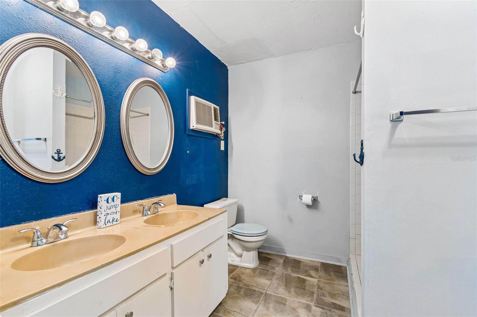 3141 N Canal Dr Property Photo 17