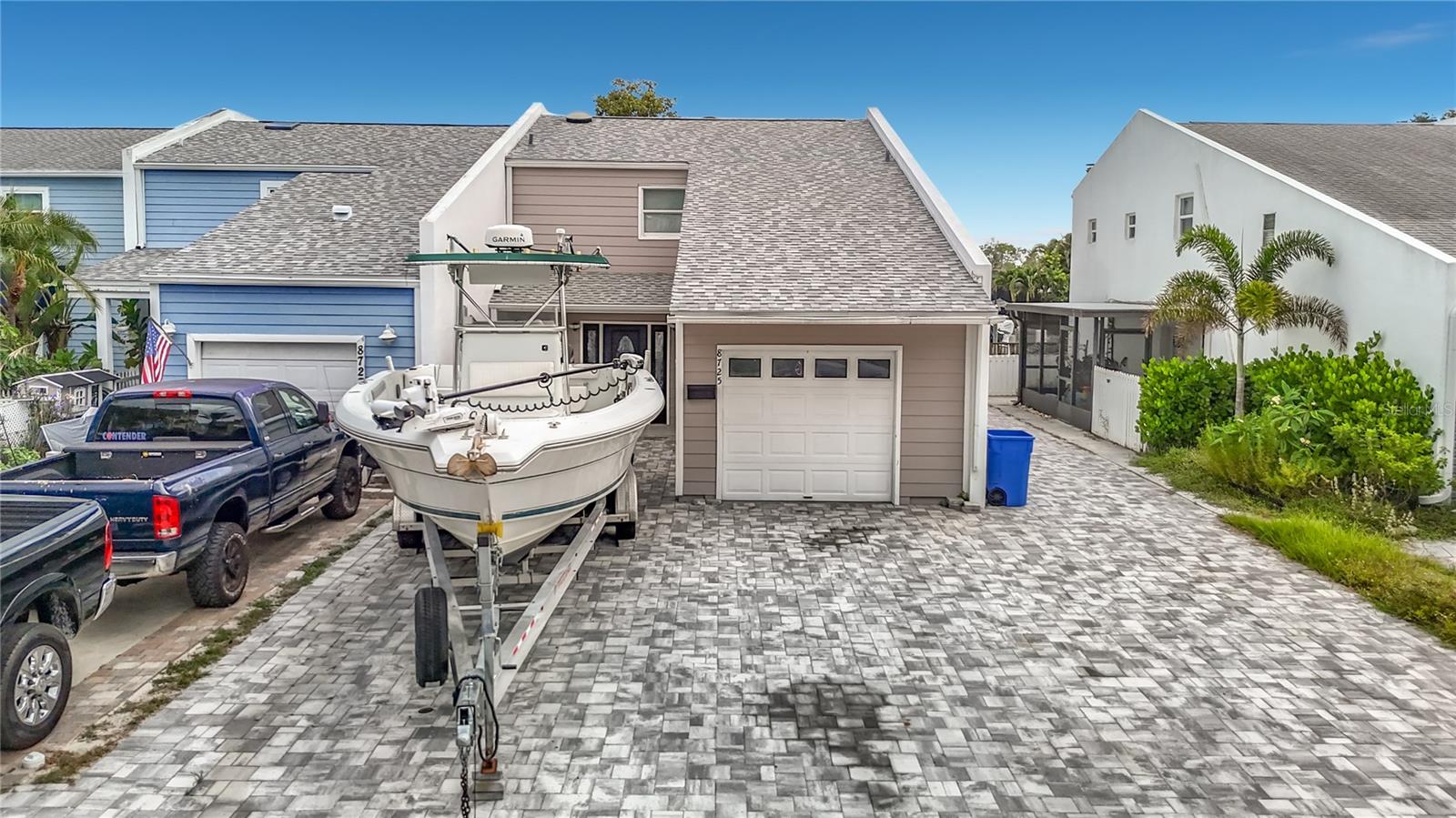 8725 Bay Pointe Dr Property Photo 1
