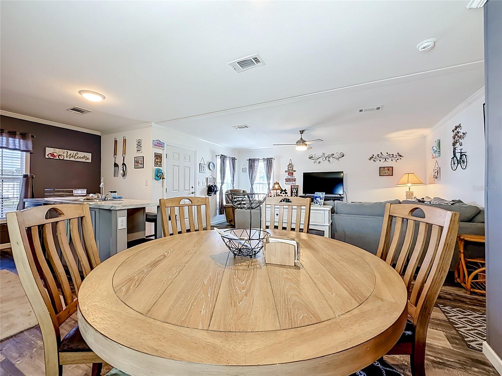 10485 Holiday Shores Dr #302 Property Photo 13