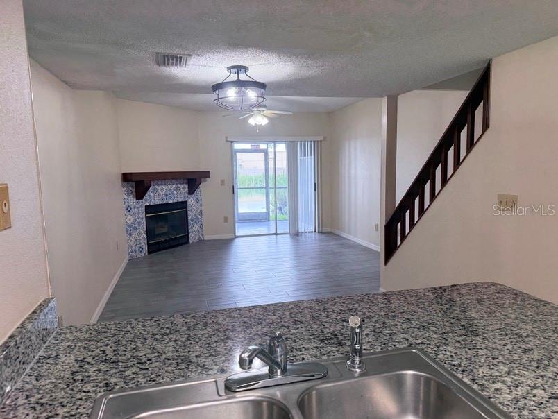 7514 Colonial Ct Property Photo 6