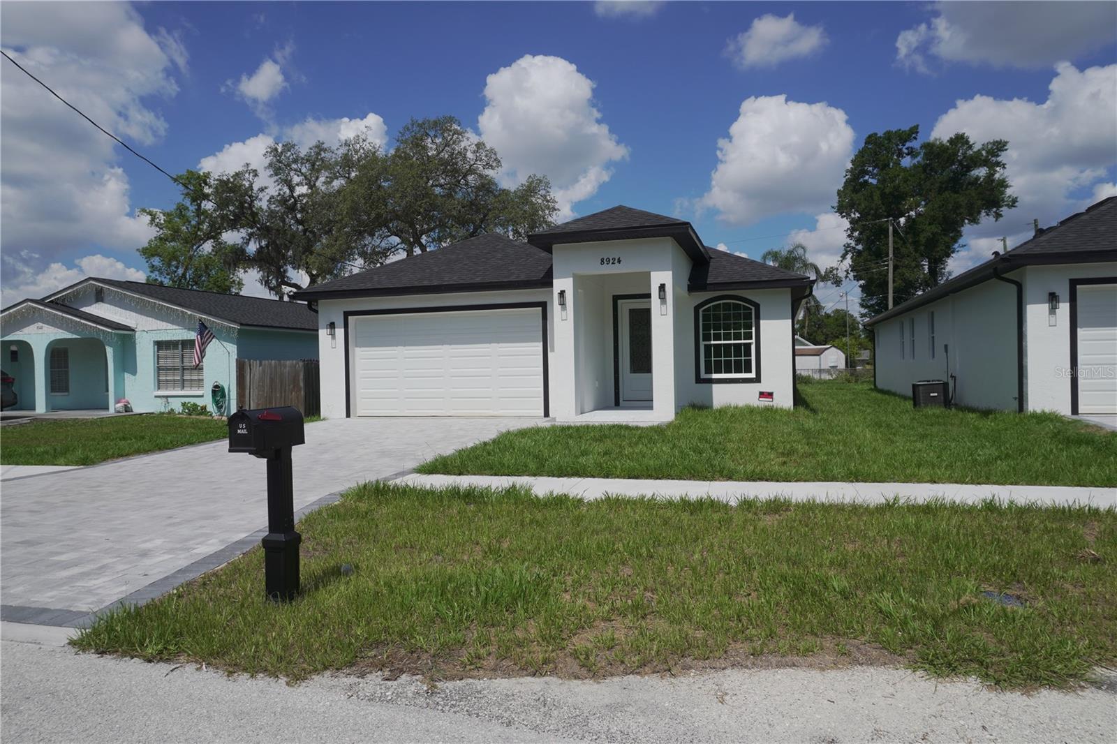 8924 N Orleans Ave Property Photo 1