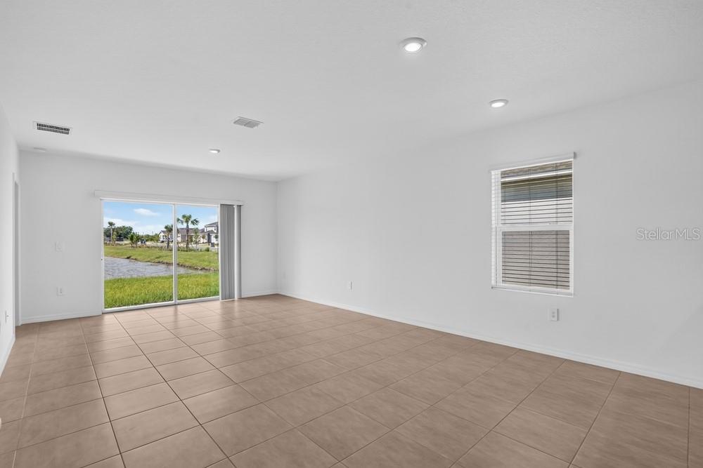13411 Camelot Ct Property Photo 3