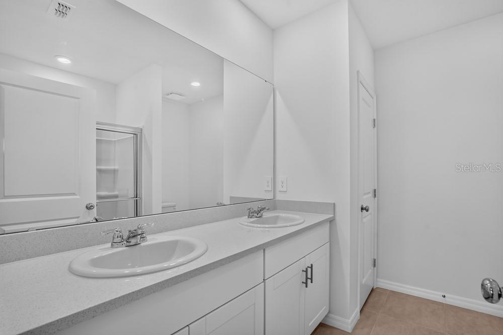 13411 Camelot Ct Property Photo 4