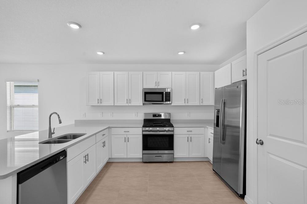 13411 Camelot Ct Property Photo 5