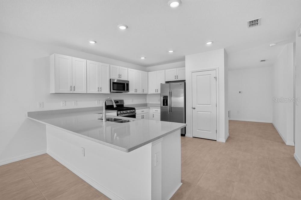 13411 Camelot Ct Property Photo 6