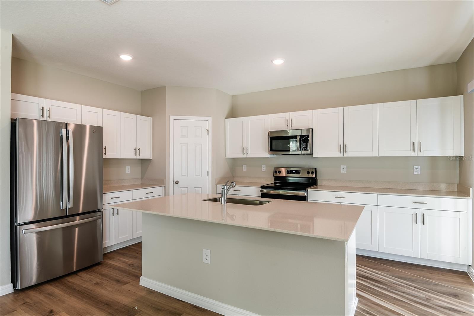 15225 Maude Landing Loop Property Photo 2