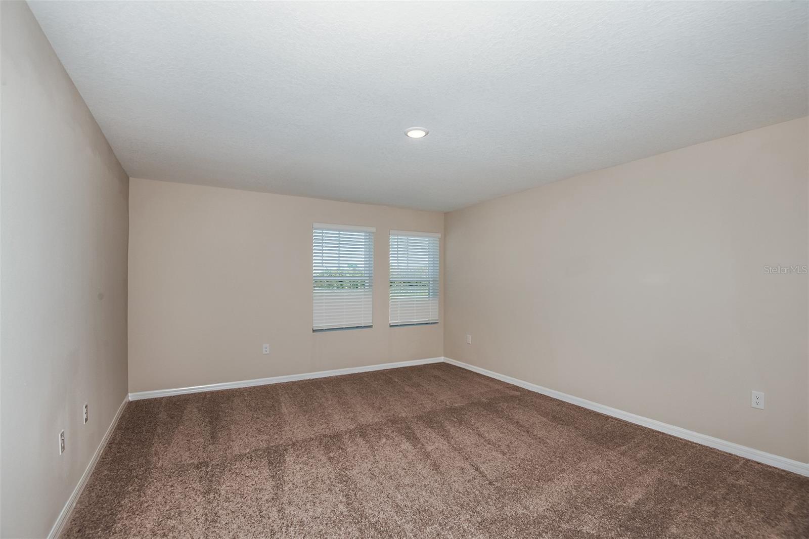 15225 Maude Landing Loop Property Photo 4