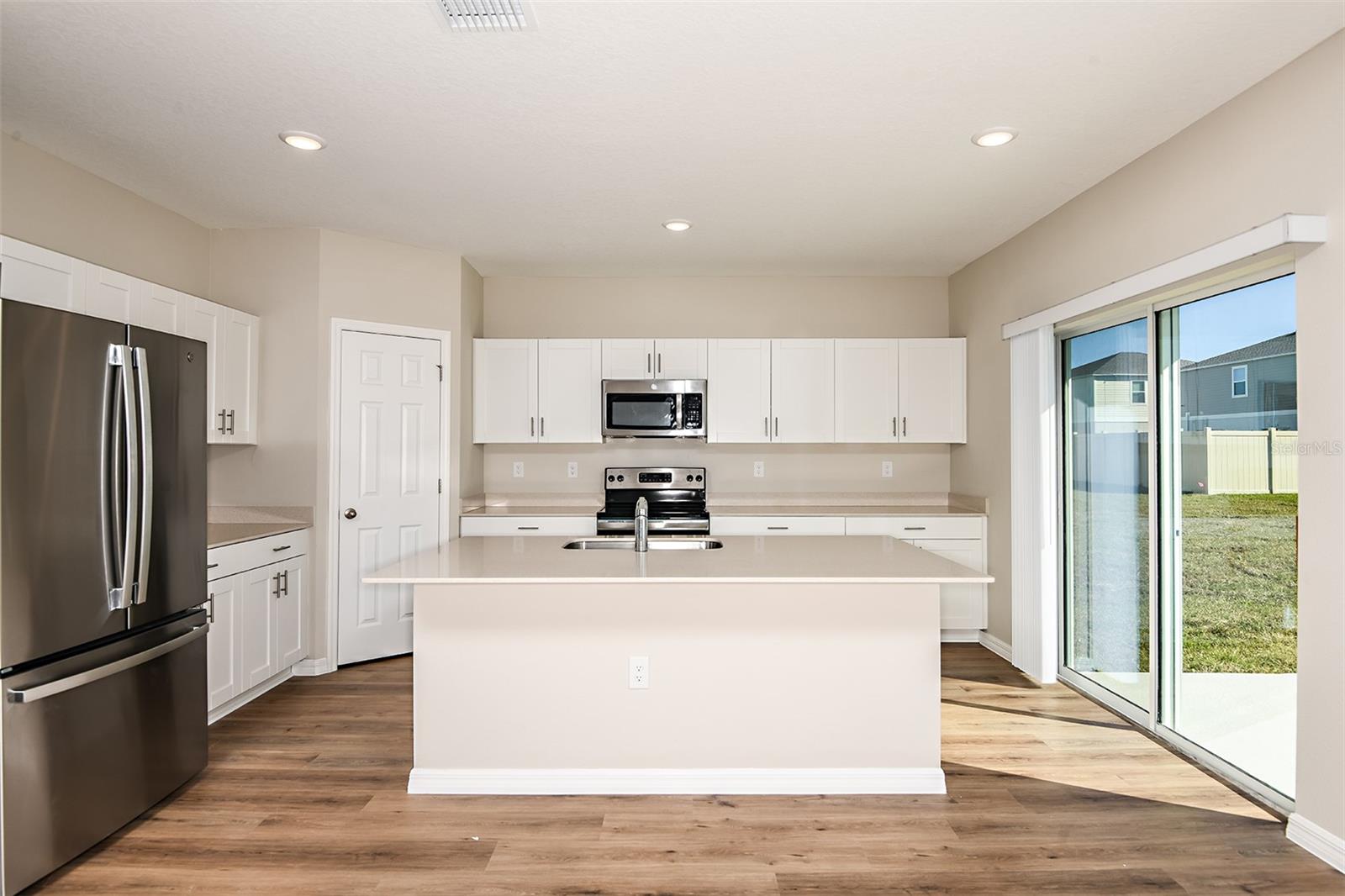 15225 Maude Landing Loop Property Photo 8