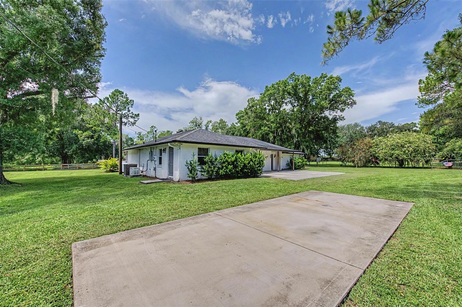 5242 County Line Rd Property Photo 4