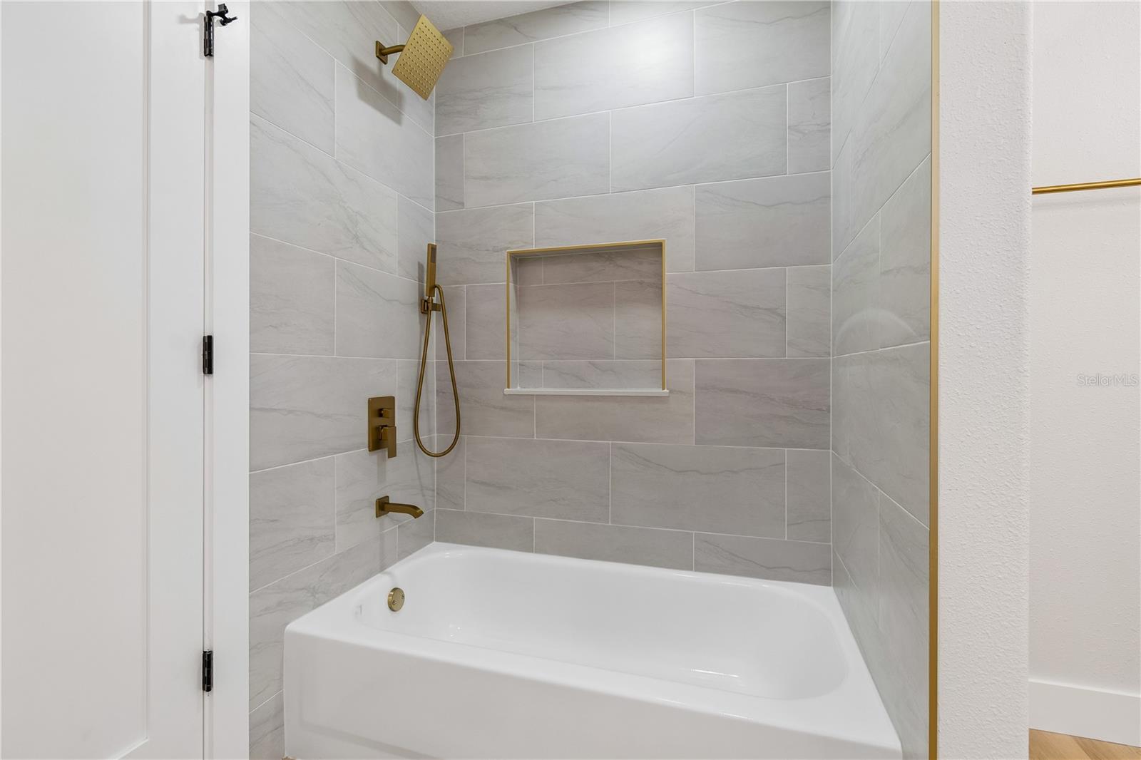 16936 Falconridge Rd Property Photo 39