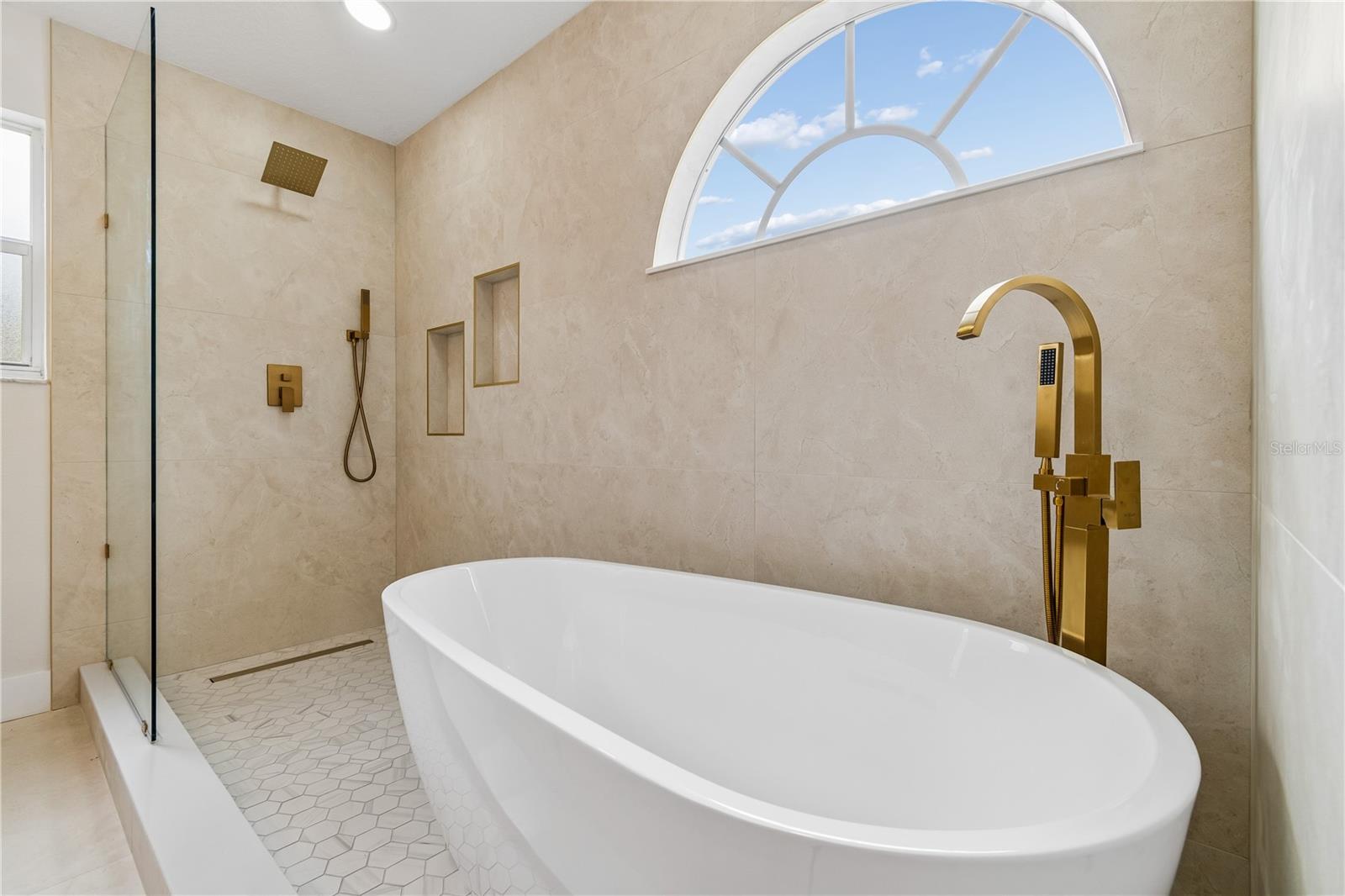 16936 Falconridge Rd Property Photo 56