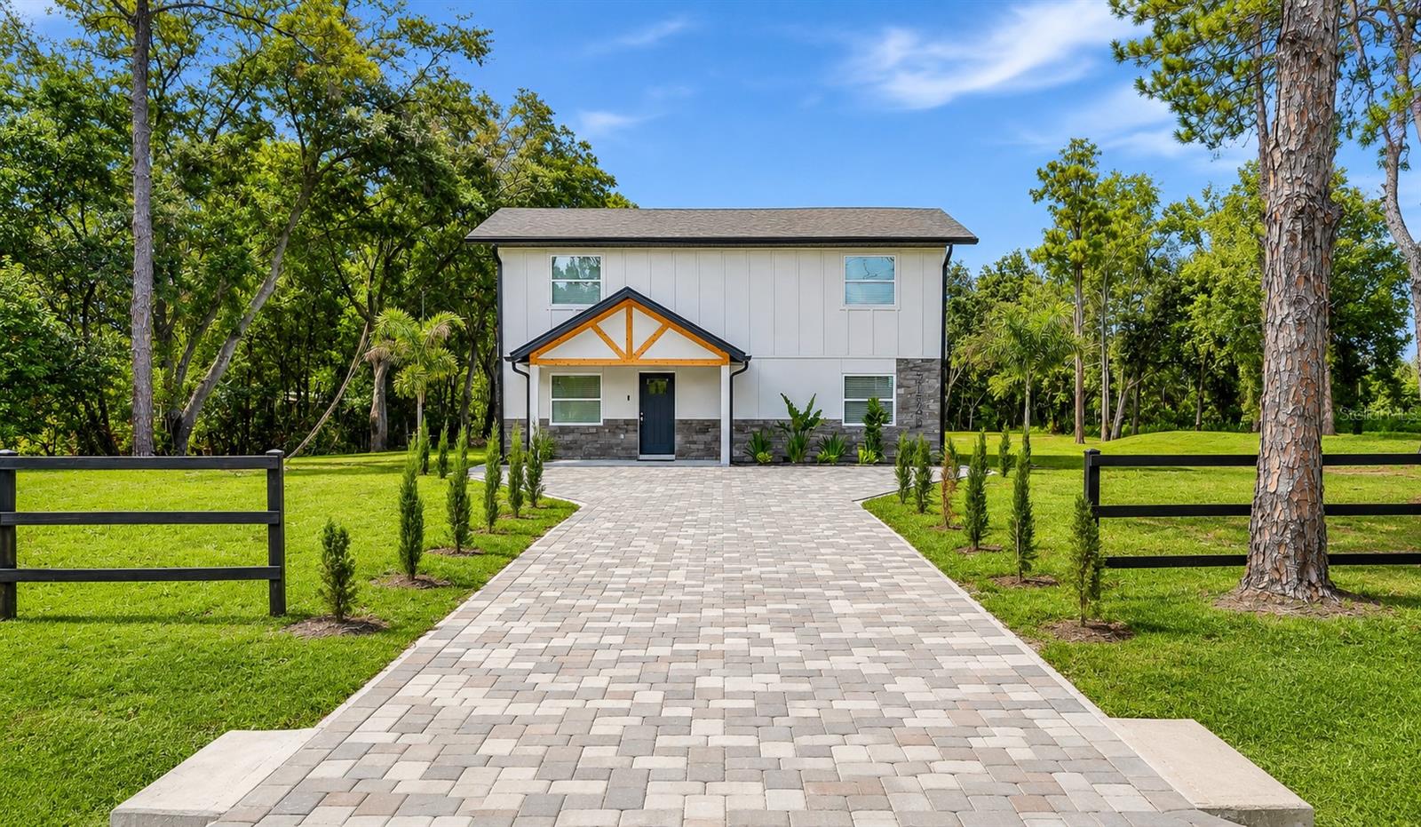 31848 HEDGEROW DR Property Photo 1