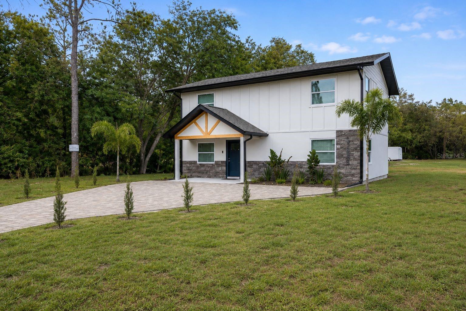 31848 Hedgerow Dr Property Photo 5