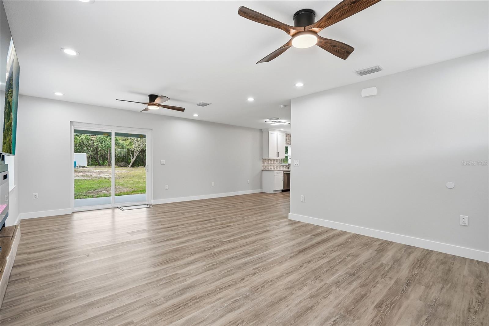 31848 Hedgerow Dr Property Photo 11
