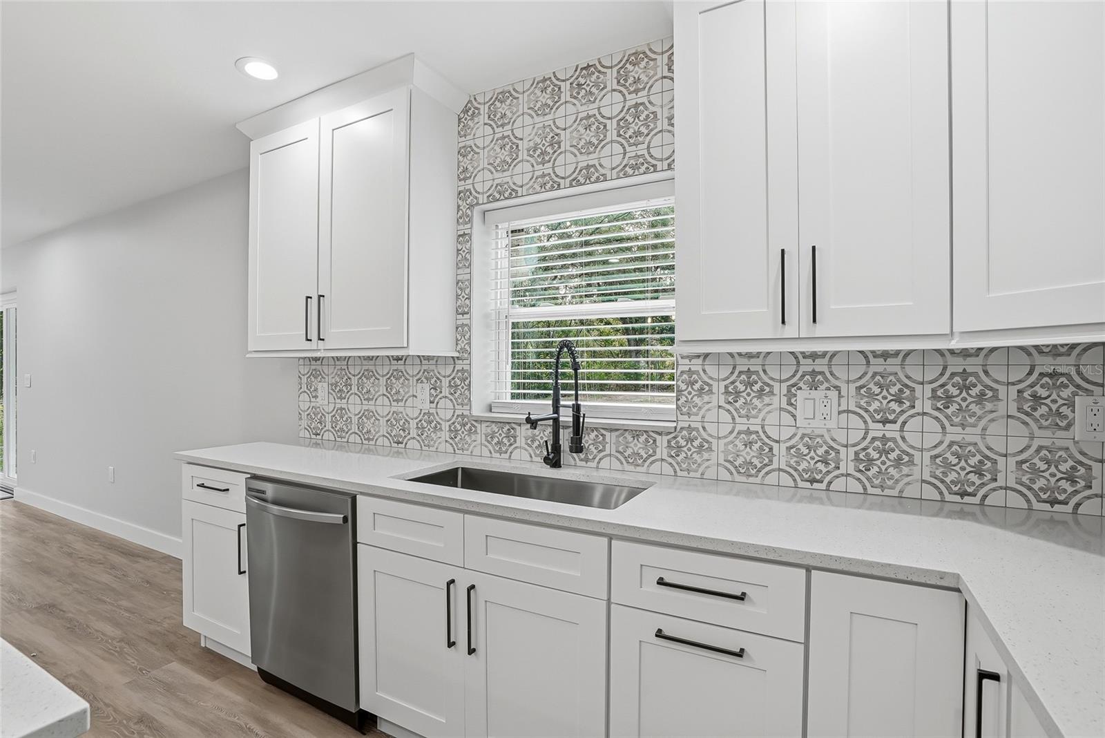 31848 Hedgerow Dr Property Photo 23