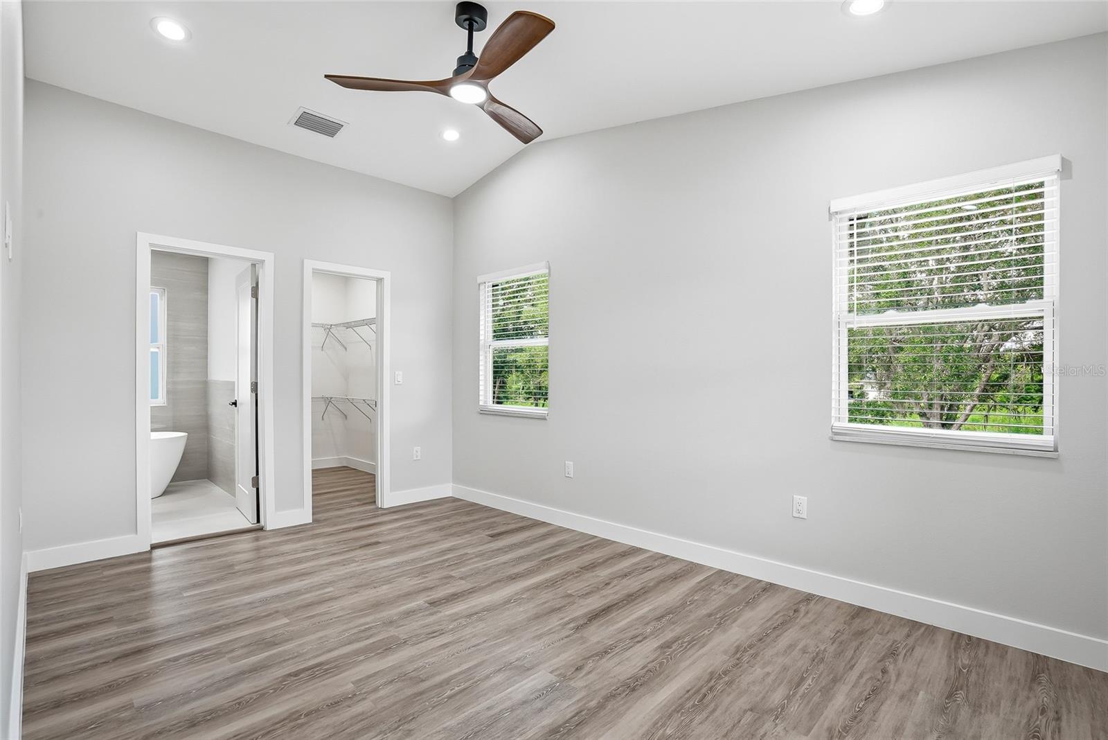 31848 Hedgerow Dr Property Photo 33
