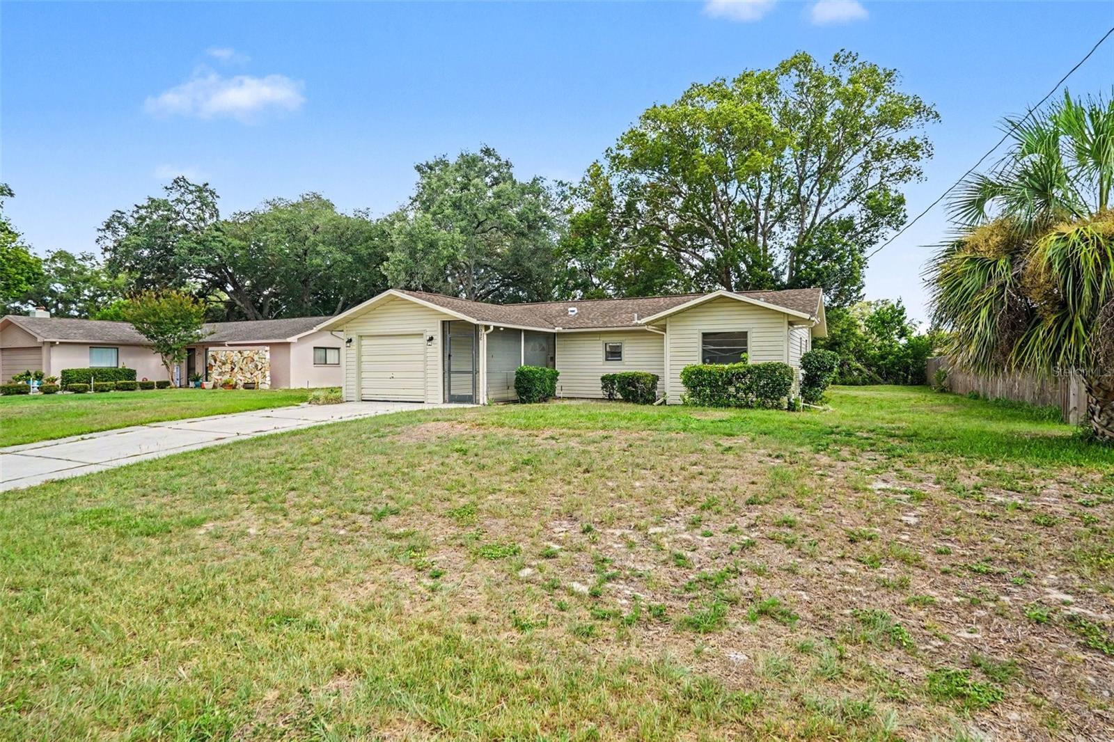 9038 Blackstone St Property Photo 3