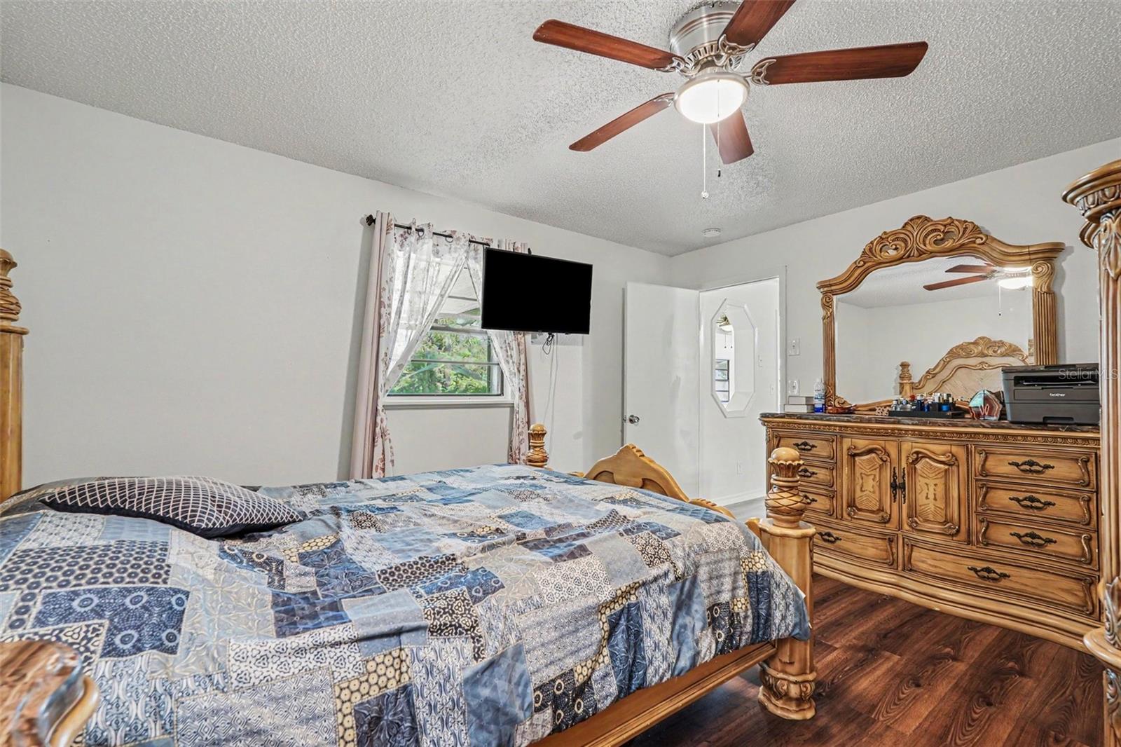 9038 Blackstone St Property Photo 13