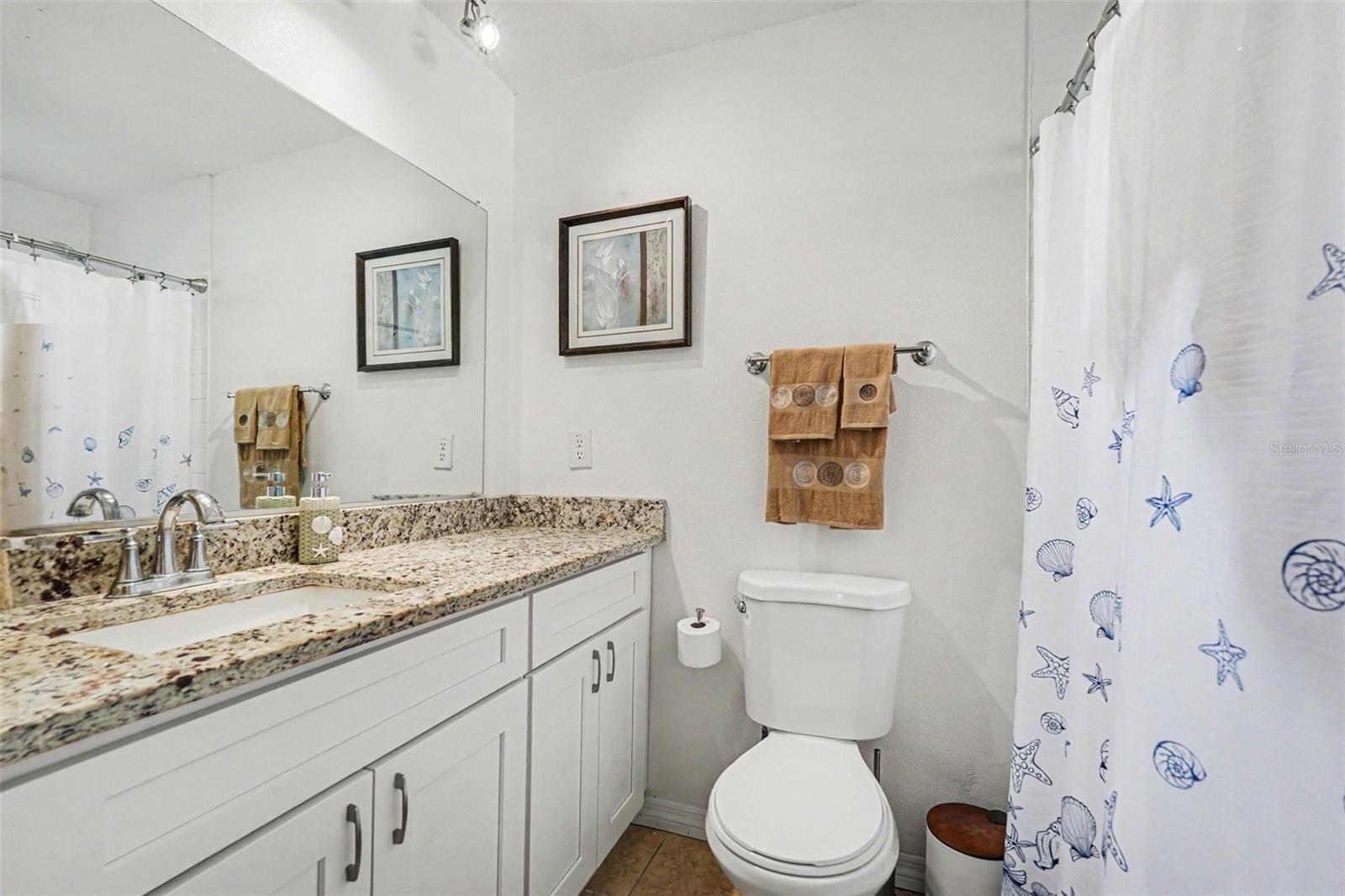 9038 Blackstone St Property Photo 14