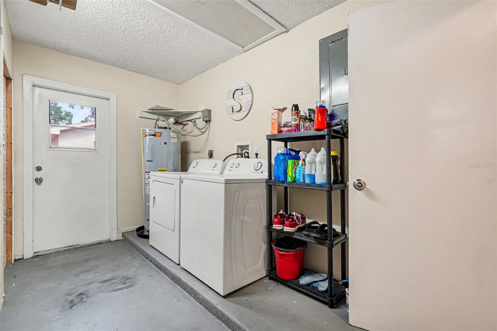 9038 Blackstone St Property Photo 19