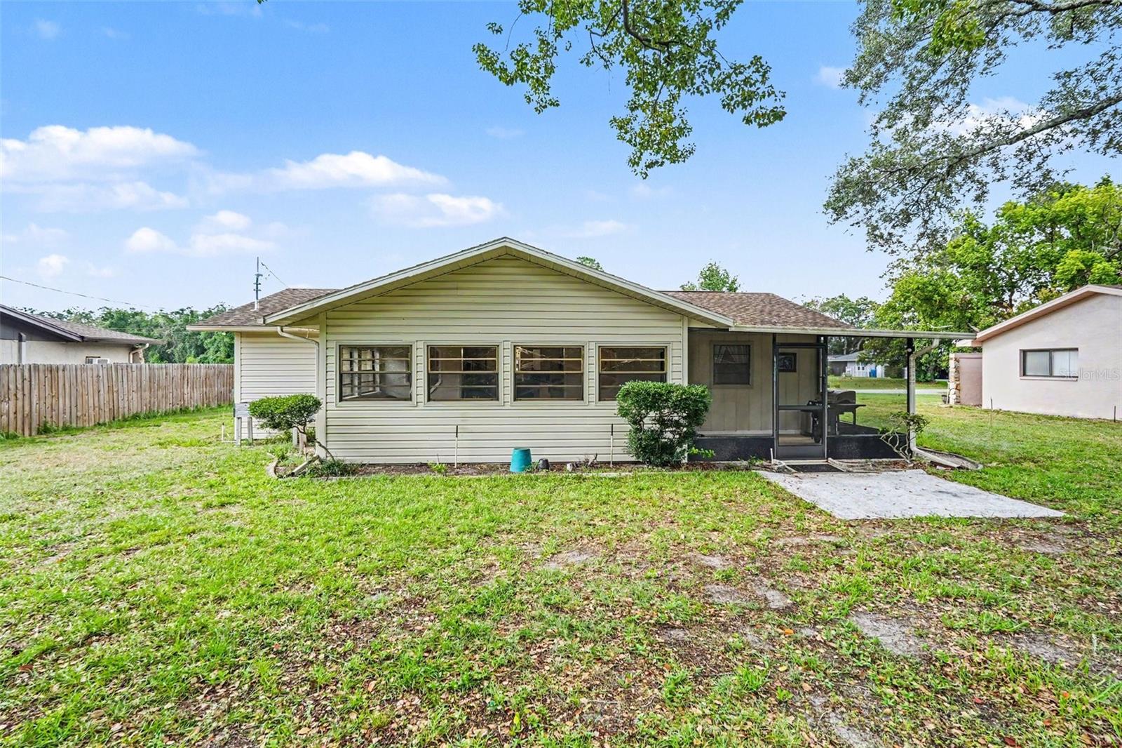 9038 Blackstone St Property Photo 24