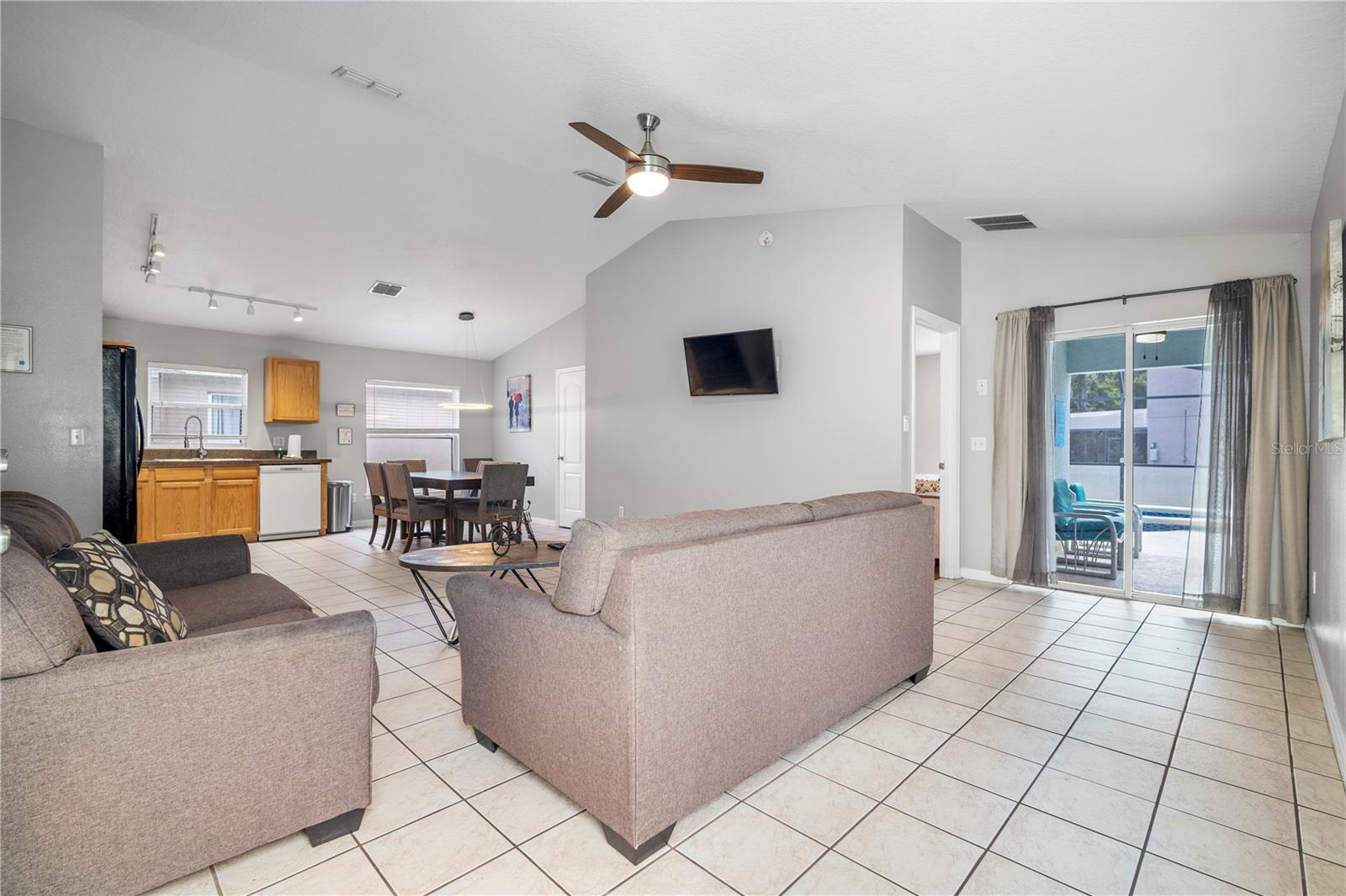 126 Sundown Ct Property Photo 3
