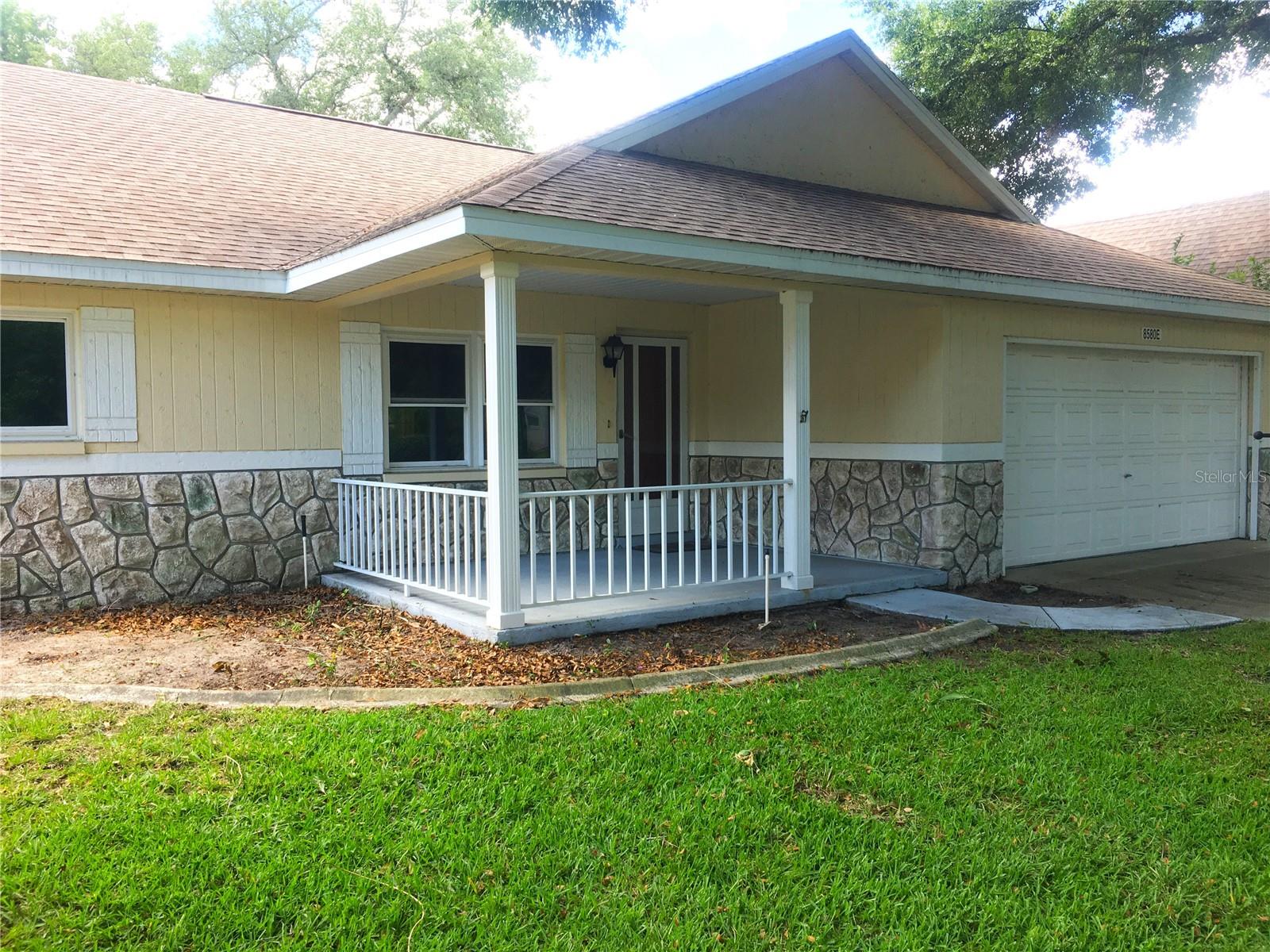 8580 Sw 92nd Pl #e Property Photo 2