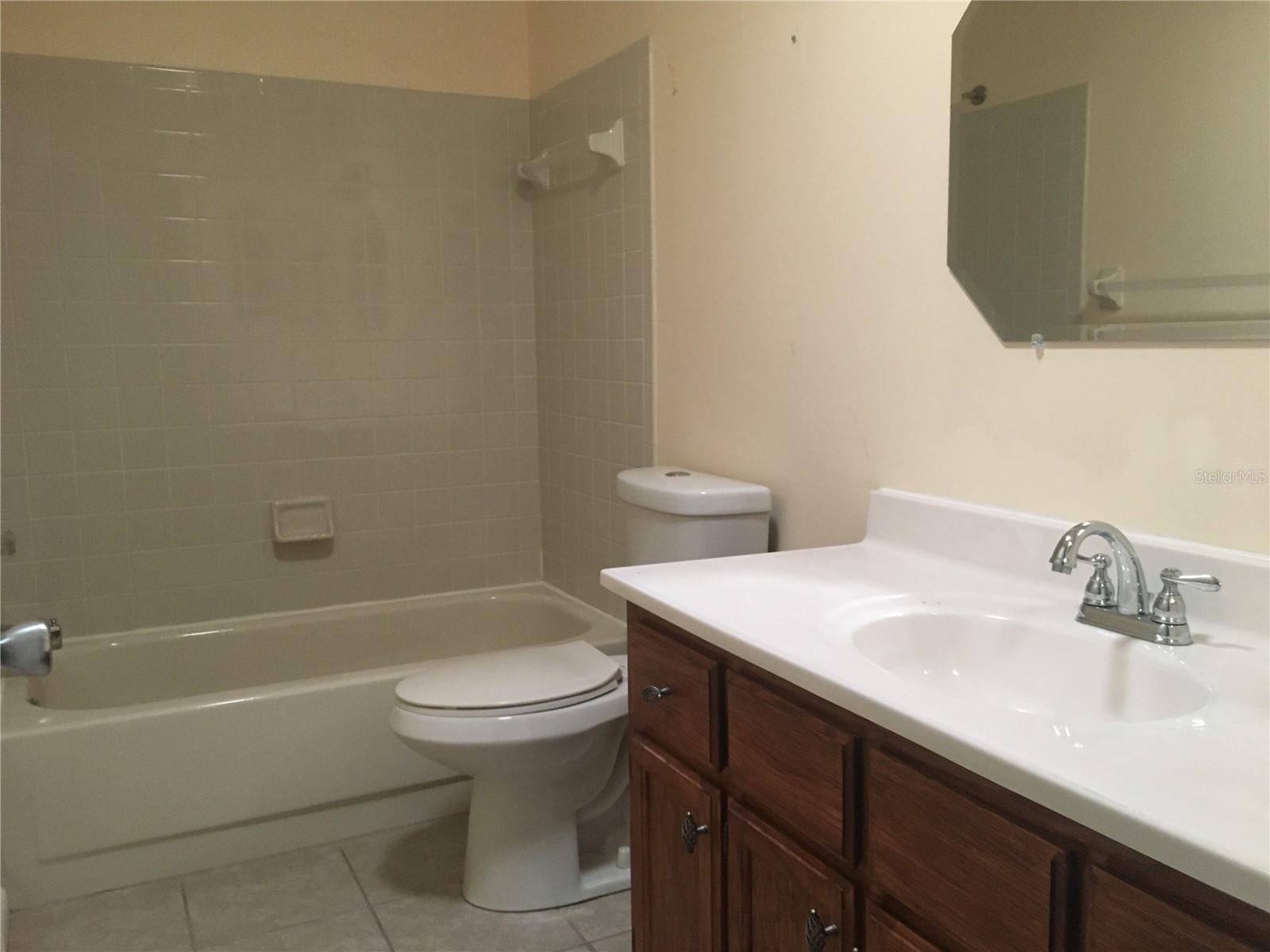 8580 Sw 92nd Pl #e Property Photo 5